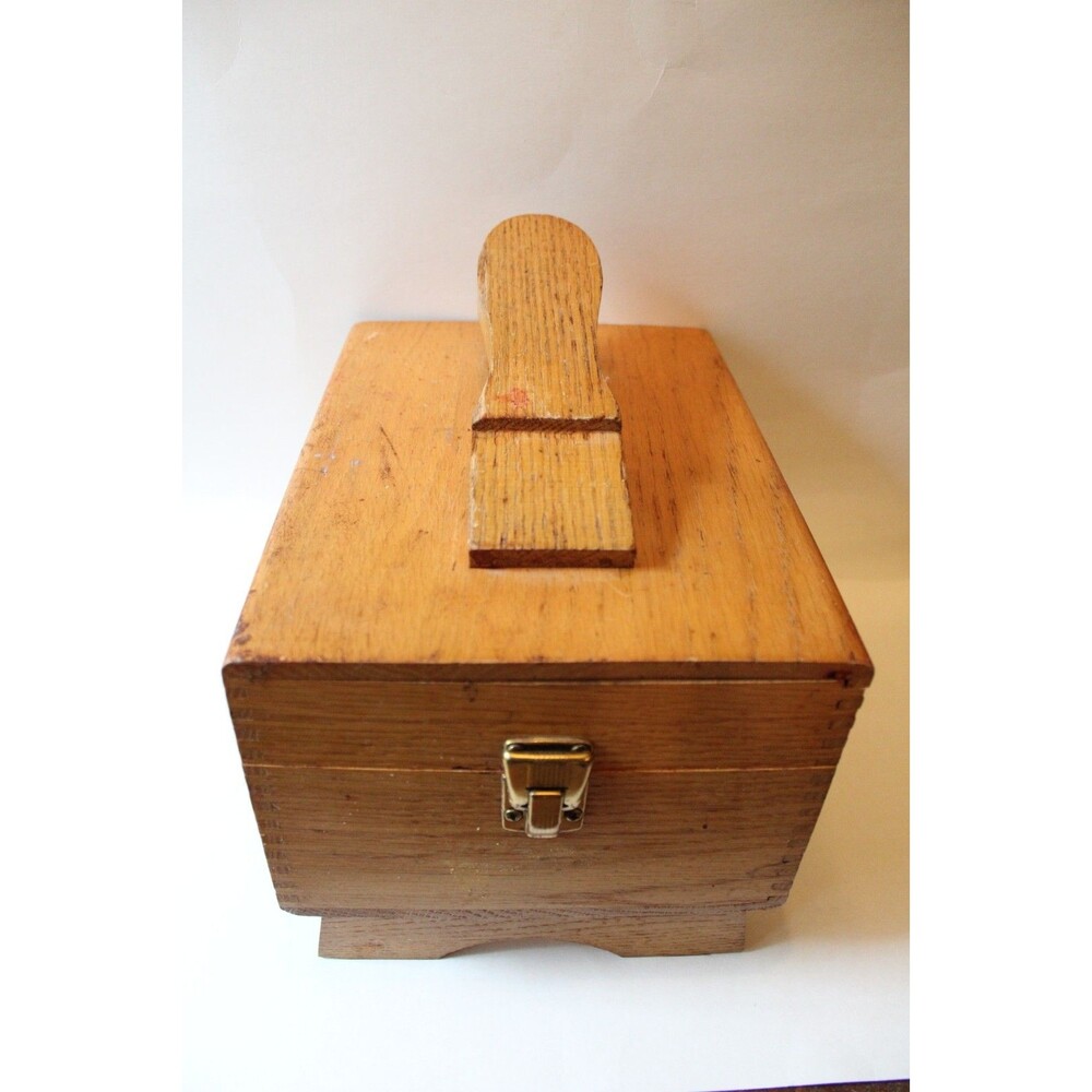 Vintage Griffin Shinemaster Shoe Shine Box with 5 Brushes PLEASE READ
